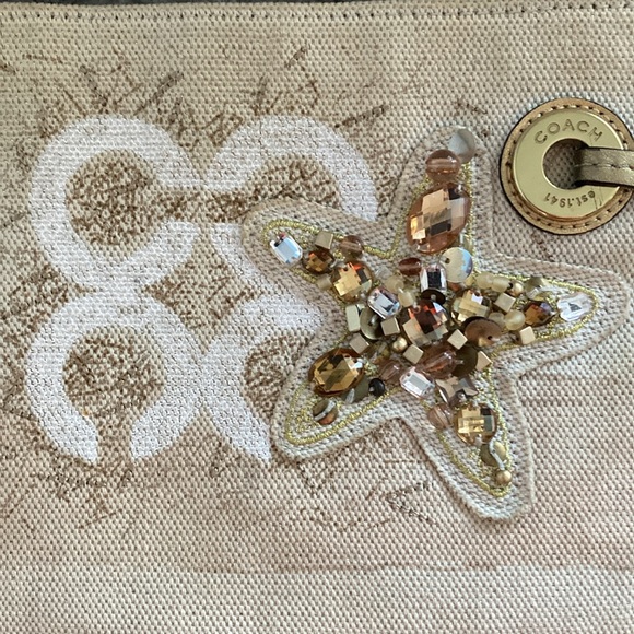 Coach beach starfish wristlet gold clutch - Picture 2 of 9